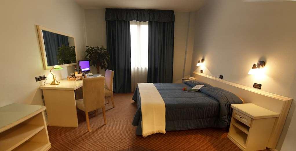 Il Grifo Hotel E Bisteccheria Toscana Montepulciano Stazione Szoba fotó